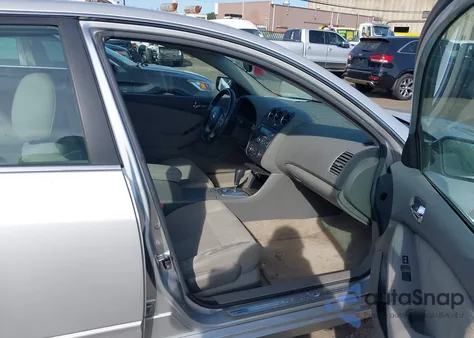 2011 Nissan Altima 2.5 z USA, uszkodzony, nr VIN 1N4AL2APXBN514744